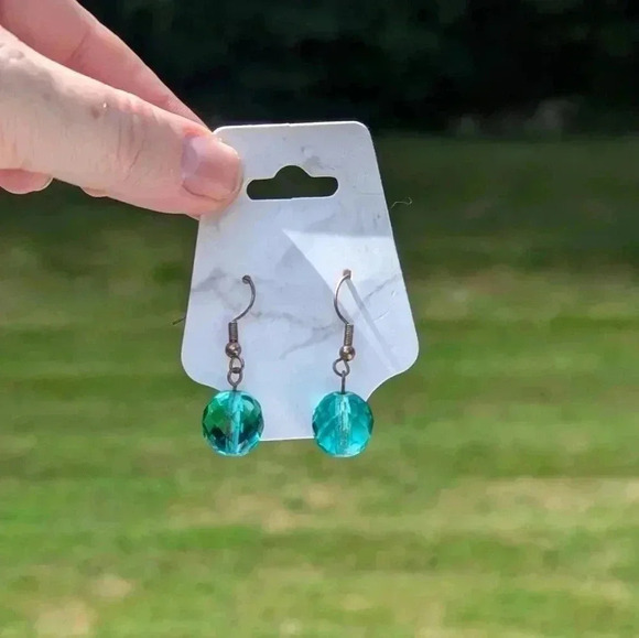 Fashion Jewelry Dangle Earrings (New) - Picture 4 of 12